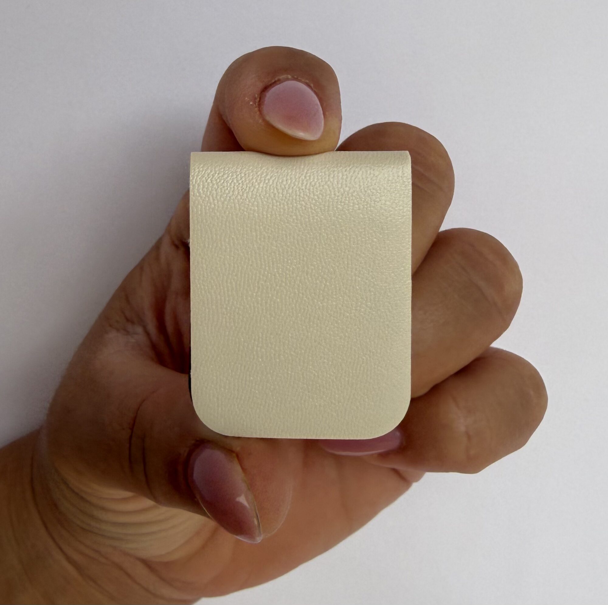 MARCAPÁGINAS · Beige